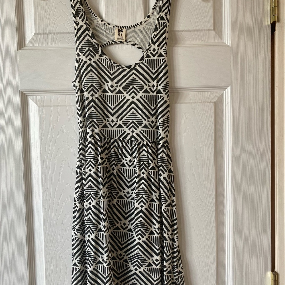 Roxy Monochrome Geometric Backless Dress